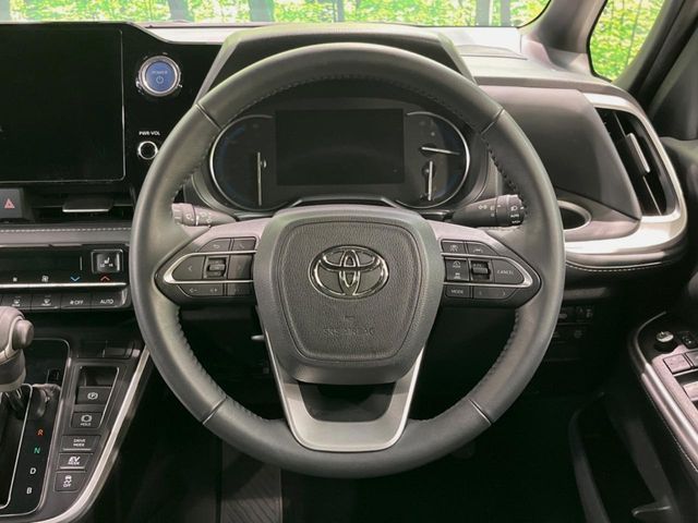 TOYOTA NOAH HYBRID 2023 Image 31