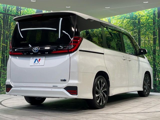 TOYOTA NOAH HYBRID 2023 Image 31