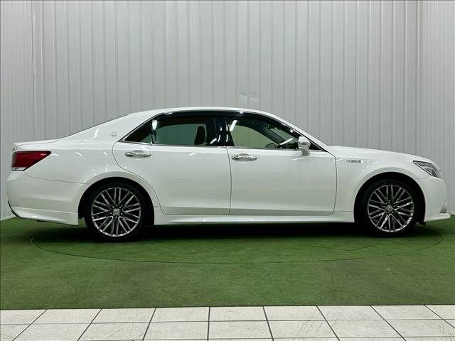 TOYOTA CROWN SEDAN HYBRID 2013 Image 31