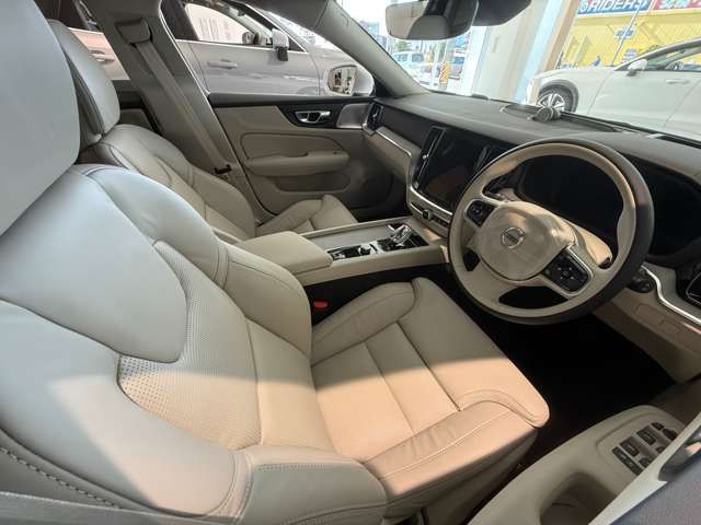 VOLVO V60 2025 Image 31