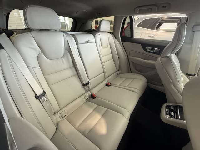 VOLVO V60 2025 Image 31