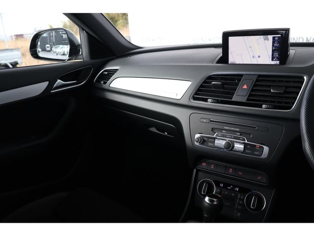 AUDI Q3 2015 Image 31