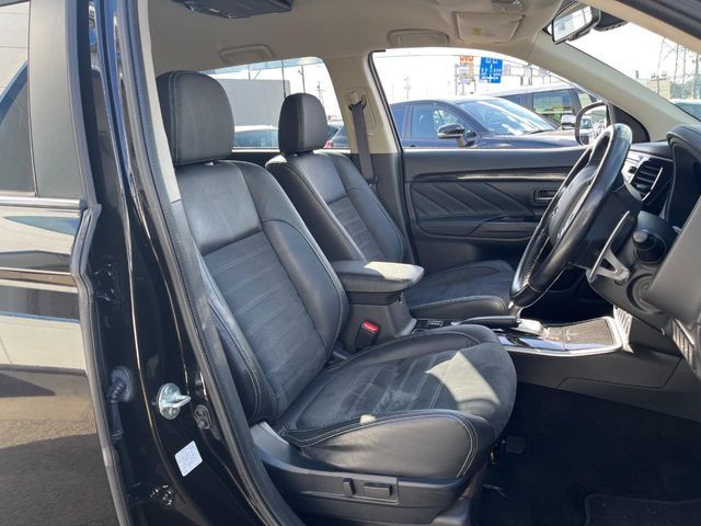 MITSUBISHI OUTLANDER PHEV 2016 Image 31