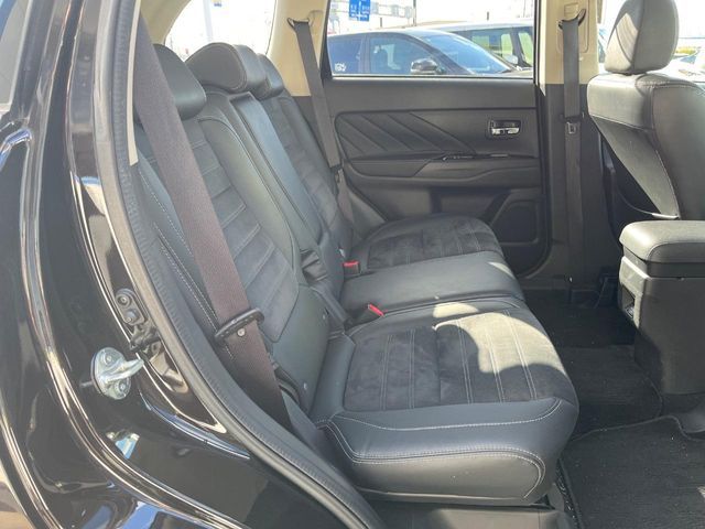 MITSUBISHI OUTLANDER PHEV 2016 Image 31