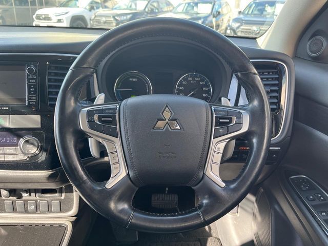 MITSUBISHI OUTLANDER PHEV 2016 Image 31