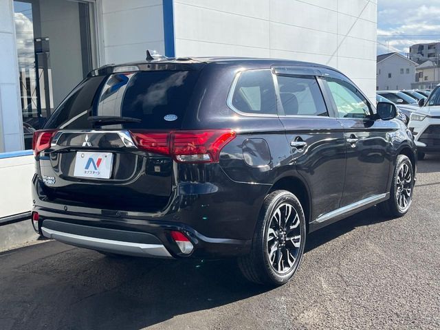 MITSUBISHI OUTLANDER PHEV 2016 Image 31