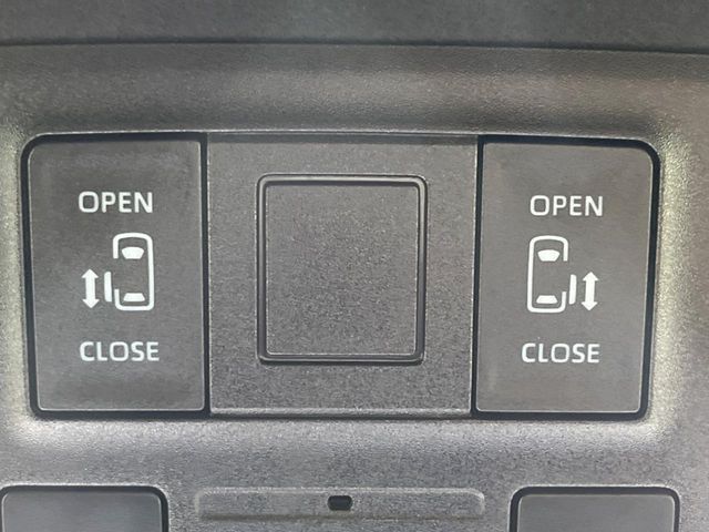 TOYOTA NOAH HYBRID 2023 Image 31