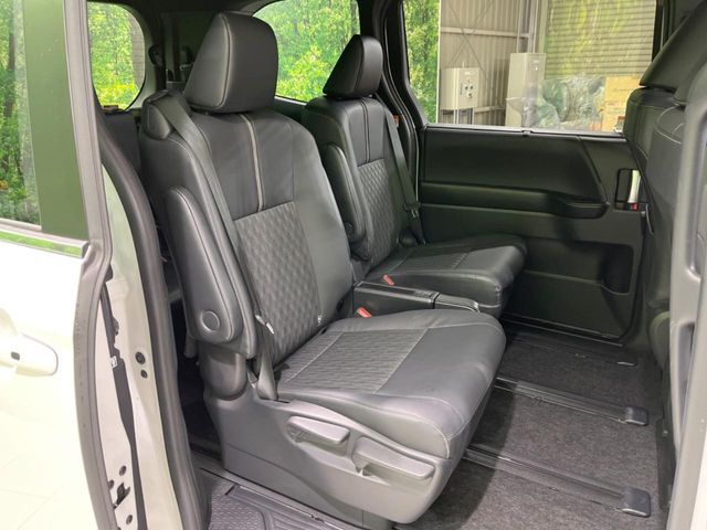 TOYOTA NOAH HYBRID 2023 Image 31