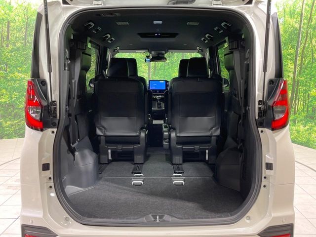 TOYOTA NOAH HYBRID 2023 Image 31