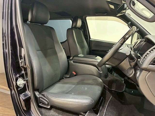 TOYOTA HIACE VAN 2WD 2022 Image 31