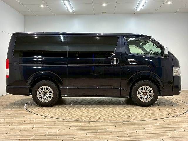 TOYOTA HIACE VAN 2WD 2022 Image 31