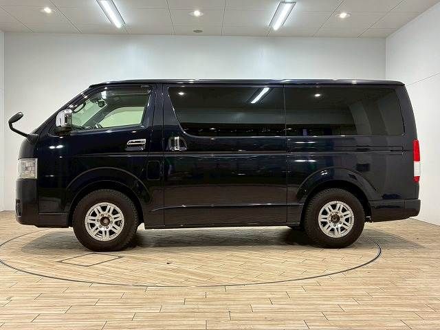 TOYOTA HIACE VAN 2WD 2022 Image 31