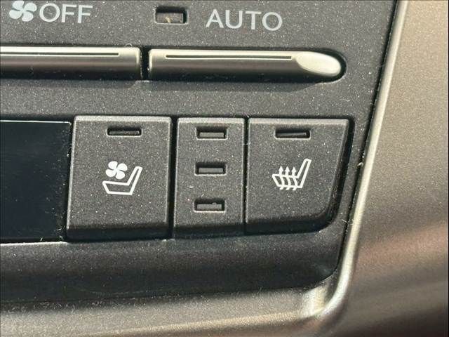 TOYOTA LEXUS NX300H 2019 Image 31