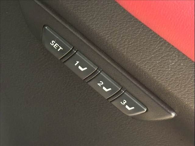 TOYOTA LEXUS NX300H 2019 Image 31