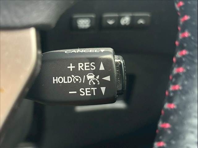 TOYOTA LEXUS NX300H 2019 Image 31