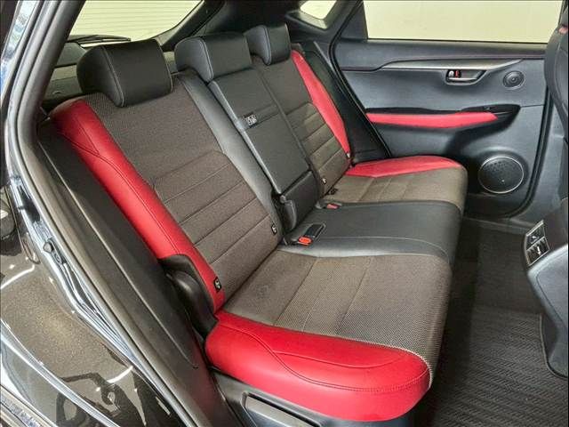 TOYOTA LEXUS NX300H 2019 Image 31