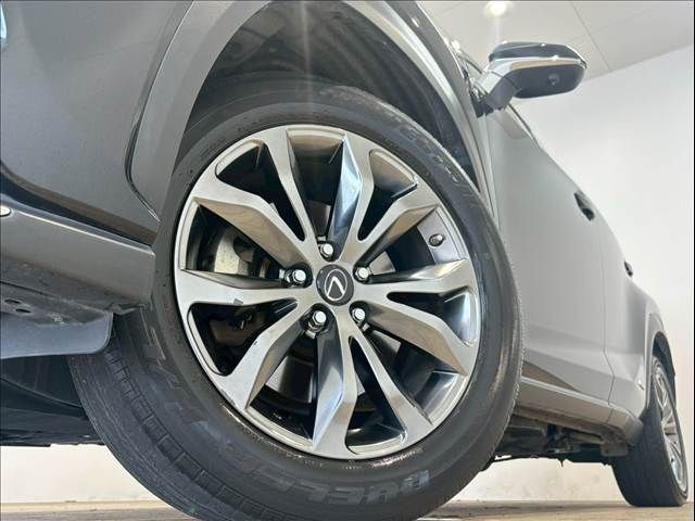 TOYOTA LEXUS NX300H 2019 Image 31