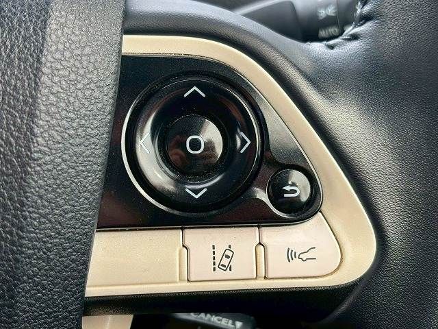 TOYOTA PRIUS 2017 Image 31