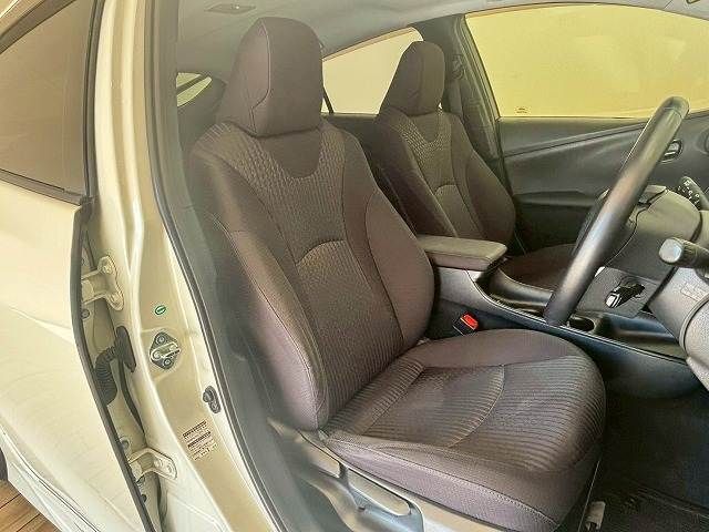 TOYOTA PRIUS 2017 Image 31