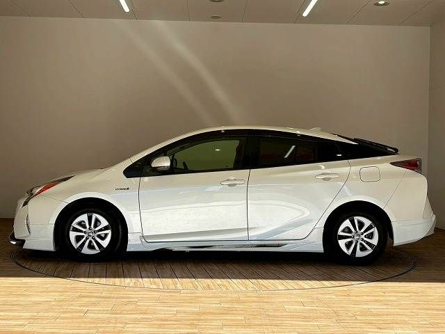 TOYOTA PRIUS 2017 Image 31