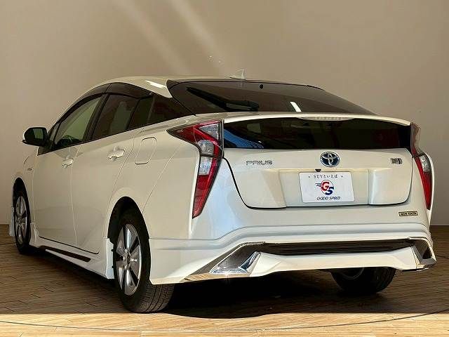 TOYOTA PRIUS 2017 Image 31