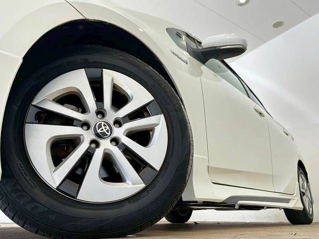 TOYOTA PRIUS 2017 Image 31