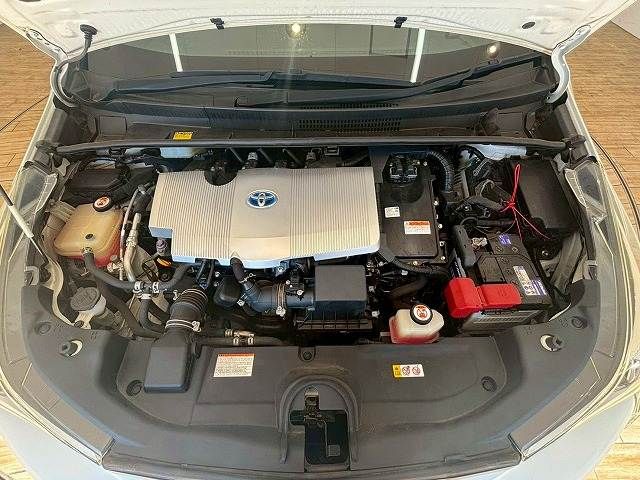 TOYOTA PRIUS 2017 Image 31