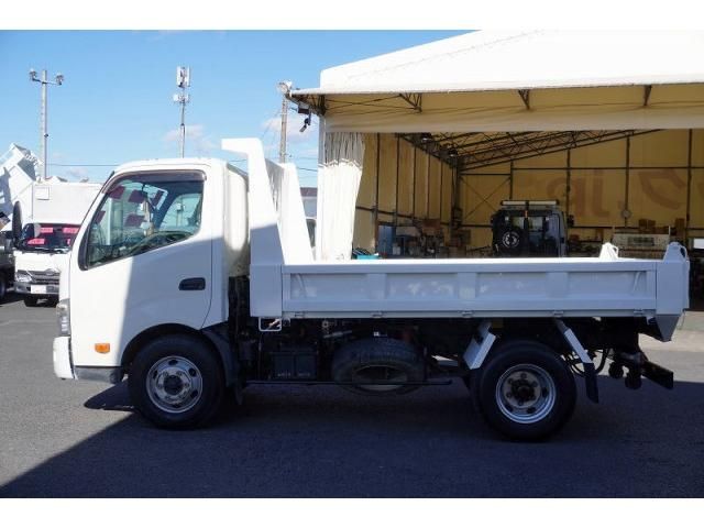 HINO DUTRO 2012 Image 31