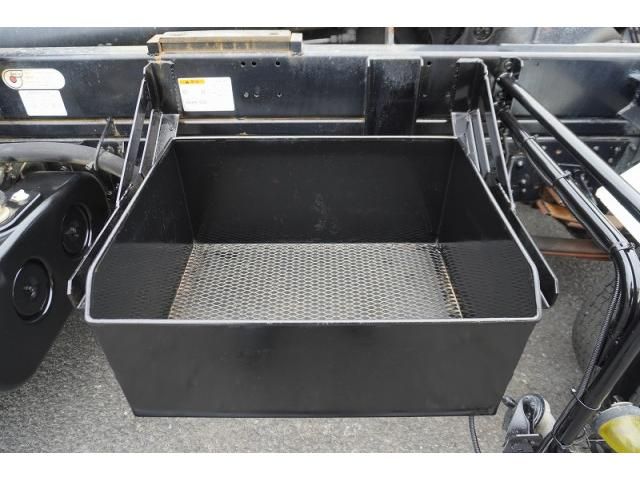 MITSUBISHI FUSOU FIGHTER 2016 Image 31