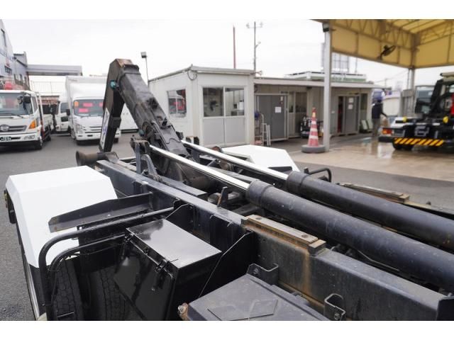 MITSUBISHI FUSOU FIGHTER 2016 Image 31