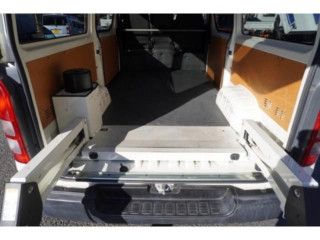 TOYOTA HIACE VAN 2WD 2018 Image 31