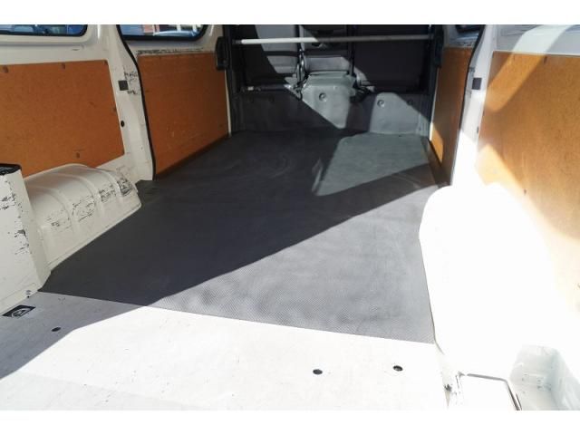 TOYOTA HIACE VAN 2WD 2018 Image 31