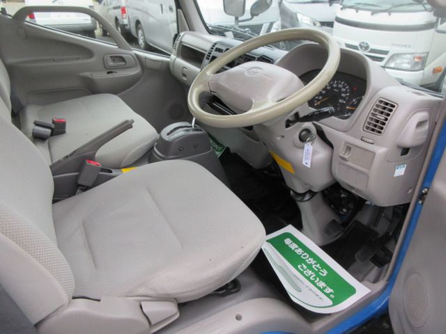 TOYOTA DYNA 2013 Image 31