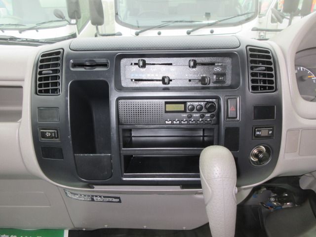 TOYOTA DYNA 2013 Image 31