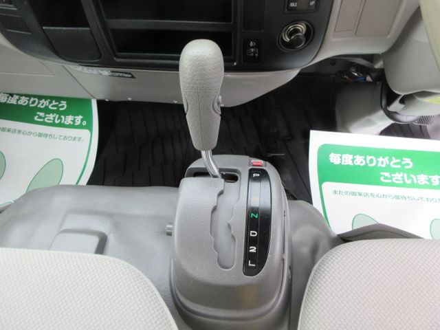 TOYOTA DYNA 2013 Image 31