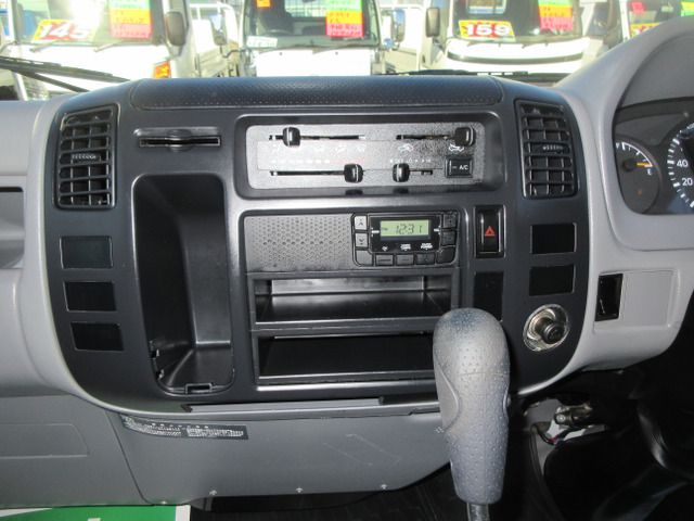TOYOTA DYNA 2015 Image 31