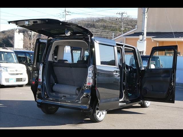HONDA N BOX 2016 Image 31