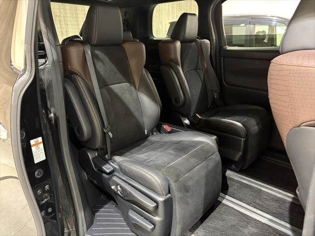 TOYOTA ALPHARD 2017 Image 31