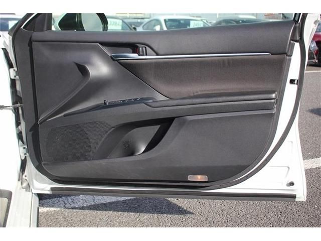 TOYOTA CAMRY HYBRID 2017 Image 31