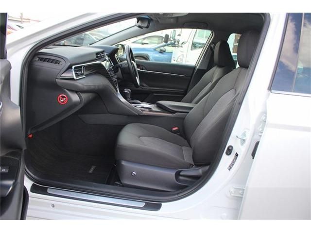 TOYOTA CAMRY HYBRID 2017 Image 31