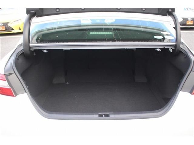 TOYOTA CAMRY HYBRID 2017 Image 31