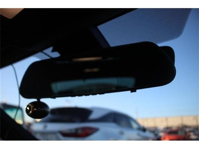 TOYOTA LEXUS RC200T 2017 Image 31