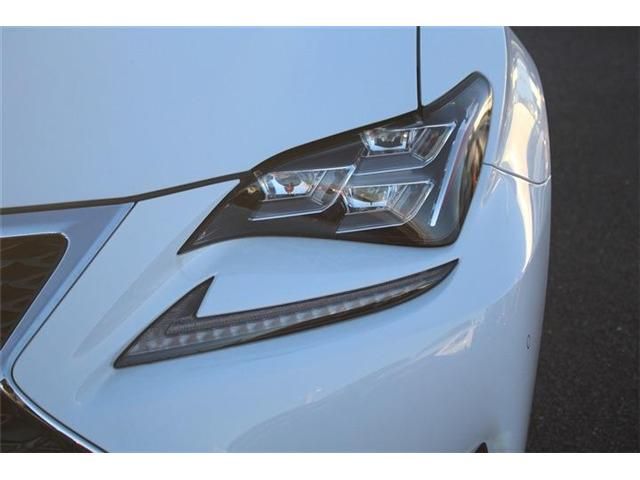 TOYOTA LEXUS RC200T 2017 Image 31