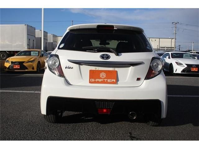 TOYOTA VITZ 2018 Image 31