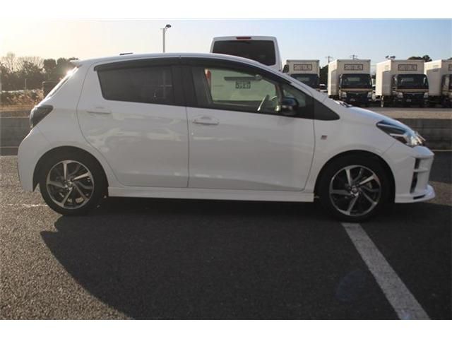 TOYOTA VITZ 2018 Image 31