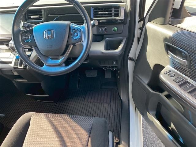 HONDA STEPWAGON SPADA 2015 Image 31