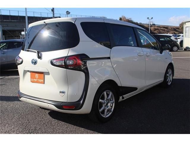 TOYOTA SIENTA HYBRID 2018 Image 31