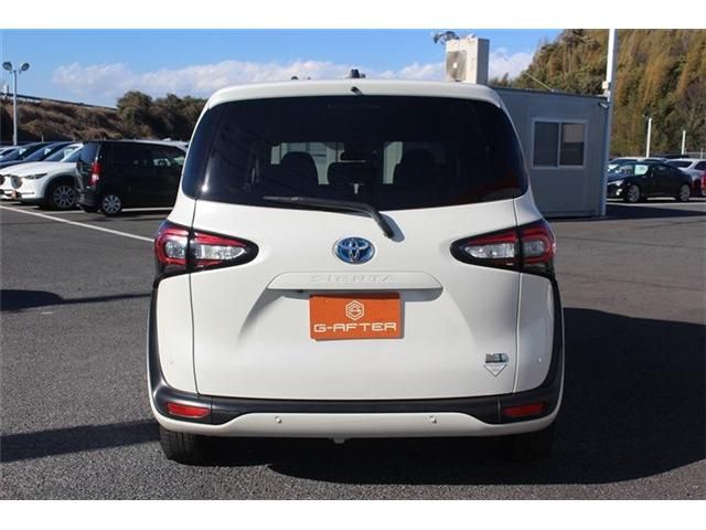 TOYOTA SIENTA HYBRID 2018 Image 31