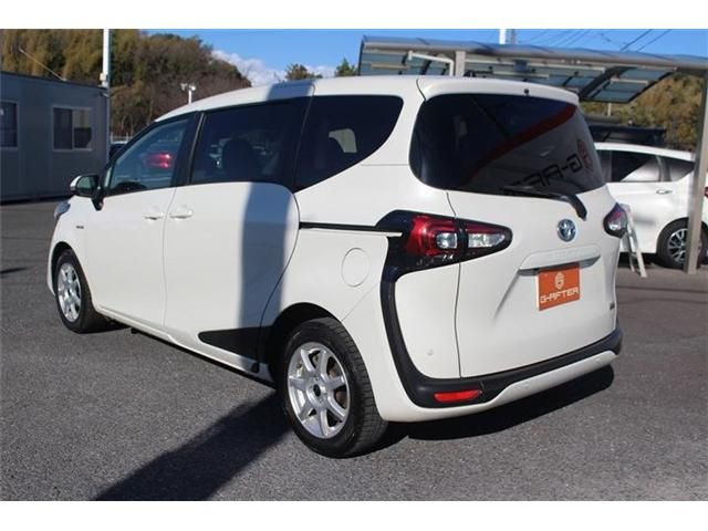TOYOTA SIENTA HYBRID 2018 Image 31