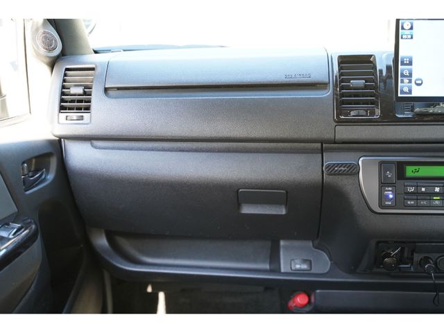 TOYOTA HIACE VAN 2WD 2021 Image 31